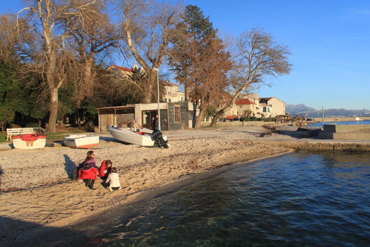 Apartments With A Parking Space Kastel Luksic, Kastela - 13734 Exterior foto